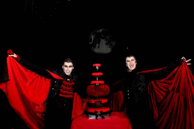 Jubileumi vérszívás - STYLENEWS - Rendezvények - kentaur, magyar színház, ps produkció, rákász dániel, vámpírok bálja, 