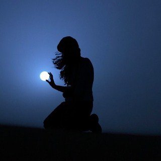 Titkos, éjjeli szellemek - KERESD A NŐT  - Lélekhangok - rúzs és tükör, szerelem, 