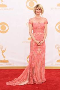 Emmy mustra - DIVAT&STÍLUS - Hírek  - emmy, 