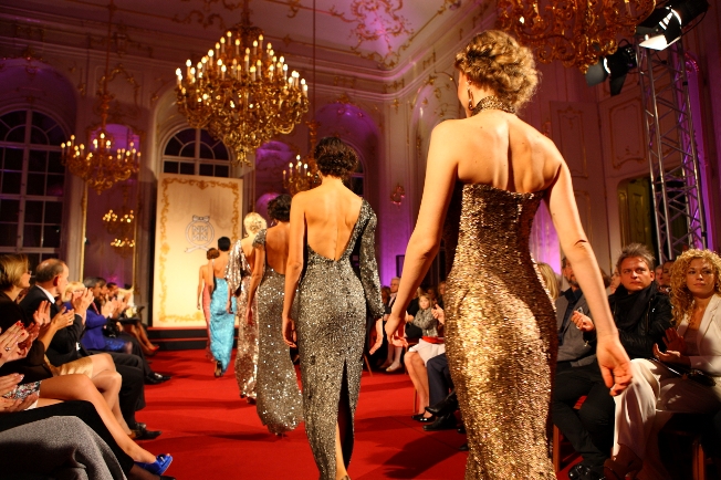 Exkluzív Náray bemutató - DIVAT&STÍLUS - Stílusiskola - divatbemutató, náray tamás, 