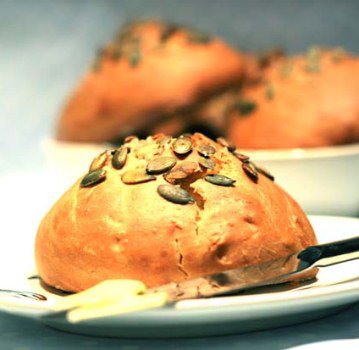 Mai mosoly: joghurtos zsemle, ellenállhatatlan - STYLELIFE - Gasztronómia - joghurtos zsemle, mosoly bisztró, péksüti recept, 