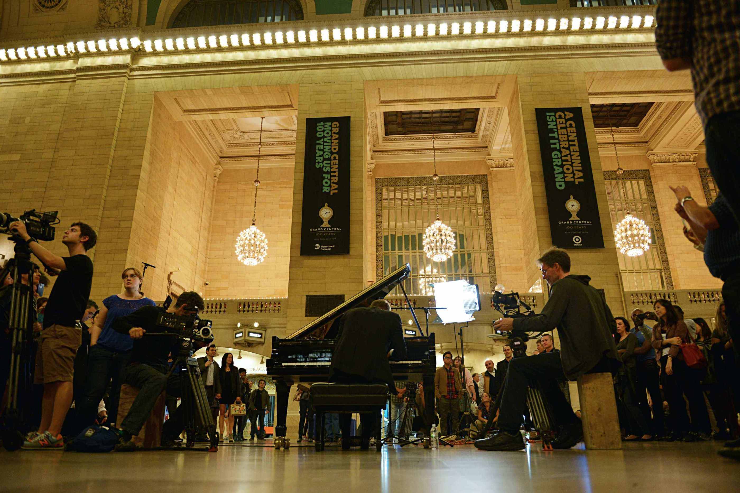 Magyar művész, amerikai rendező! - STYLENEWS -  - Ben Niles, Grand Central Terminal, György Ádám, 