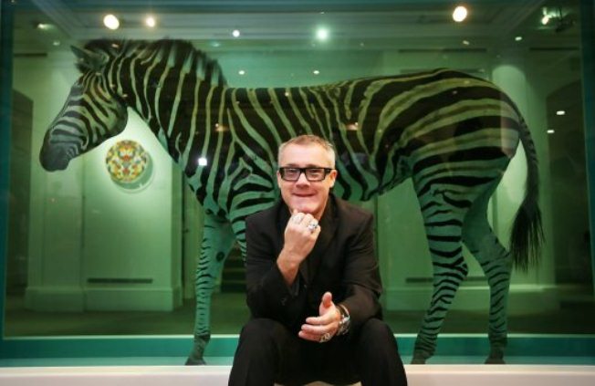 Damien Hirst és a Prada halott bogarai - DIVAT&STÍLUS - Hírek  - divathírek, prada, 