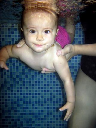 Körbejártuk a babaúszás legfontosabb kérdéseit - Stylekids -  - babaúszás, klóros víz, stilianos babauszoda, 