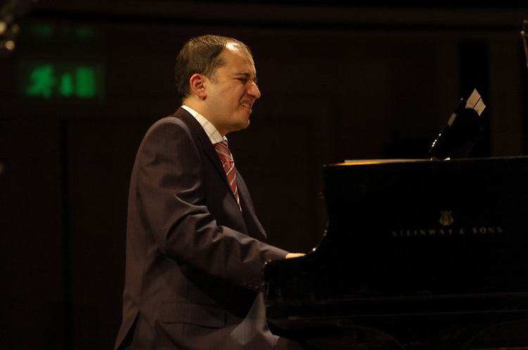 Dzsessz, avagy jelenidejű színpadi komponálás! - STYLENEWS - Rendezvények - Nyitott Műhely, Oláh Kálmán, 