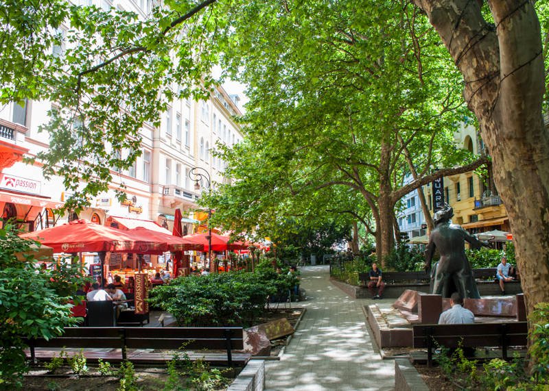 Az ingatlanárak magasabbak a buliövezetekben - Stylebusiness -  - belváros, ingatlan, ingatlanpiac, kazinczy utca, lakás, lakáspiac, Liszt Ferenc tér, Ráday utca, 