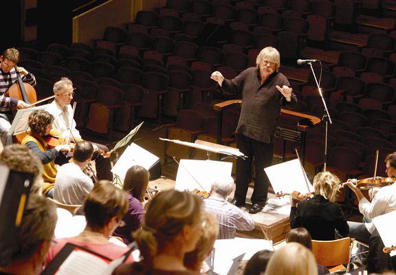 Karl Jenkins műve A walesi bárdokra - Fesztelen mindennapok -  - 