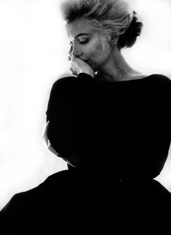 Szegényember belehal a betegségbe - KERESD A NŐT  - Lélekhangok - rúzs és tükör, 