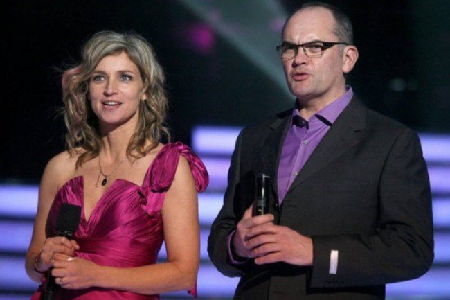 Gundel Takács és a barteröltöny - DIVAT&STÍLUS -  - a dal, gardrob, gundel takács gábor, 