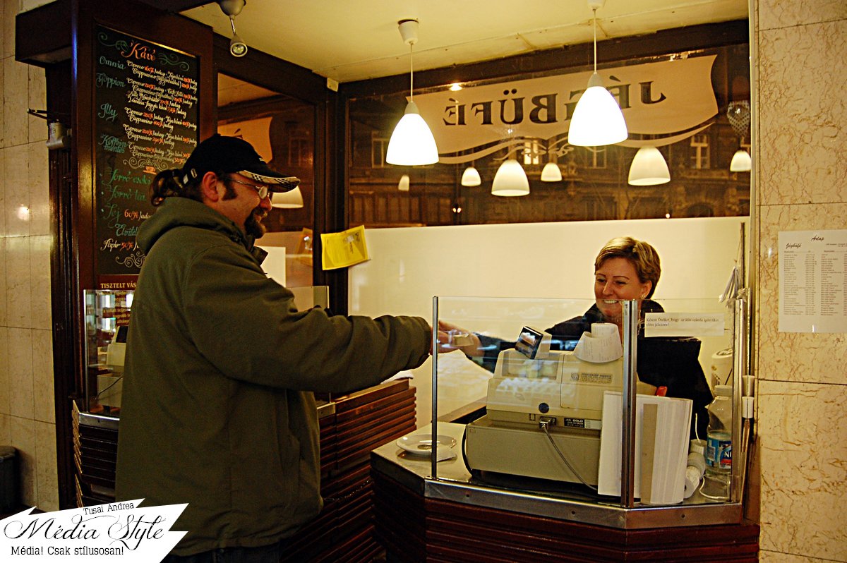 Forradalom készül? Van, ami nem marad el a vihar miatt! - Interjúk -  - Bokros László, élőzene, fat mo%27s, 