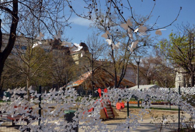 15 ezer lepke szállt az Erzsébet térre! - STYLENEWS - Rendezvények - Budapesti Tavaszi Fesztivál, 