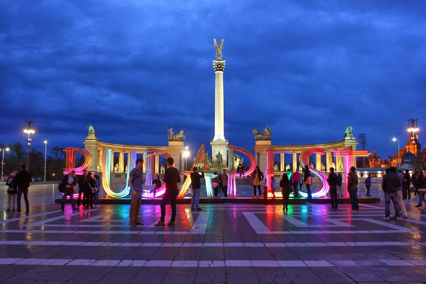 15 ezer lepke szállt az Erzsébet térre! - STYLENEWS - Rendezvények - Budapesti Tavaszi Fesztivál, 