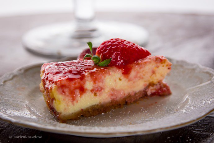 Bemelegítés az eperszezonra - STYLELIFE - Gasztronómia - a mi konyhának, epres cheesecake, 