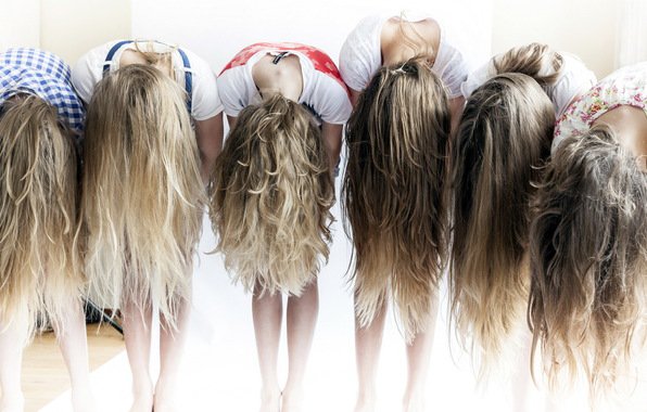 A szülés utáni hajhullás betegséget is jelezhet! - Stylekids -  - hajhullás, hajhullás okai, pajzsmirigy, pajzsmirigy betegségek, szülés utáni hajhullás, 