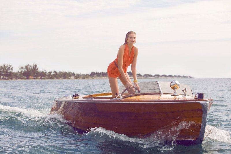 Nagyvilági feltűnés - Hírek  -  - mihalik enikő, 