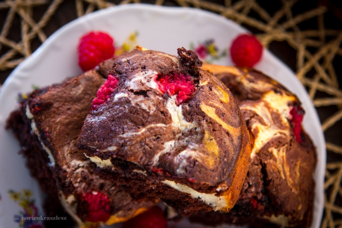 Szülinapi málnás-mascarponés brownie - STYLELIFE - Gasztronómia - málnás-mascarponés brownie, 