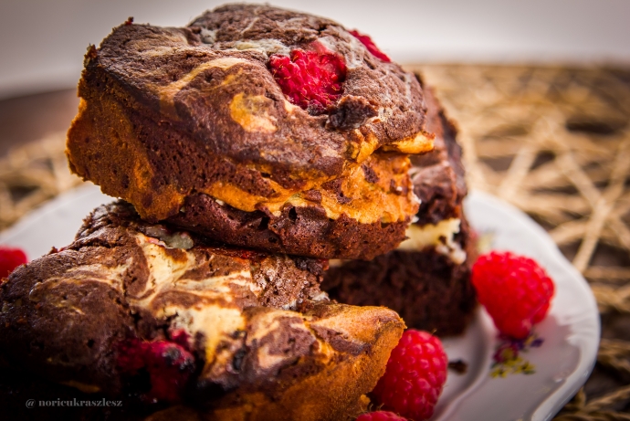 Szülinapi málnás-mascarponés brownie - STYLELIFE - Gasztronómia - málnás-mascarponés brownie, 