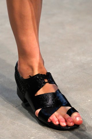 Színes cipőcsodákról álmodunk - Hírek  -  - cipő, platform, telitalp, 