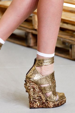 Színes cipőcsodákról álmodunk - Hírek  -  - cipő, platform, telitalp, 