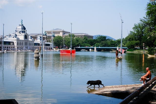 Városligeti tó - vizi szobrokkal - Fesztelen mindennapok -  - érdekességek, kultúra, Városliget, 