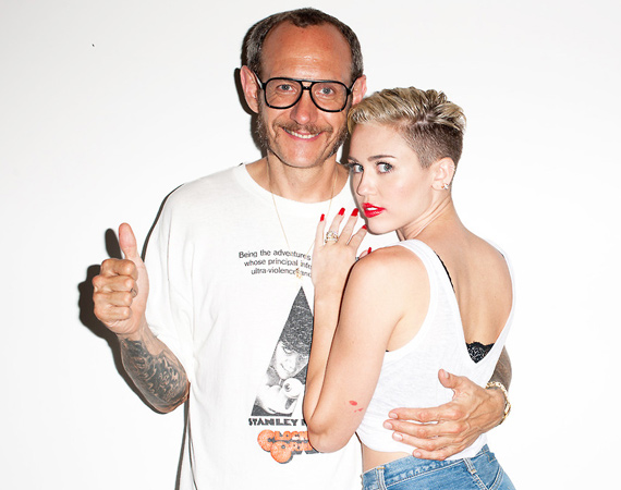 Botrány: A kamera másik oldalán, Terry Richardson - DIVAT&STÍLUS - Celebrity - celebrity, divat, hírek, terry richardson, 