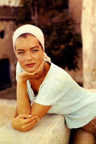 A hibás nő - KERESD A NŐT  -  - rúzs és tükör, szentesi éva, 