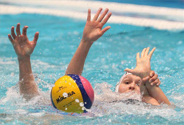 Vereséggel kezdtek a lányok a vízilabda Eb-n - Fesztelen mindennapok -  - vízilabda eb, vízilabda eb 2014, 