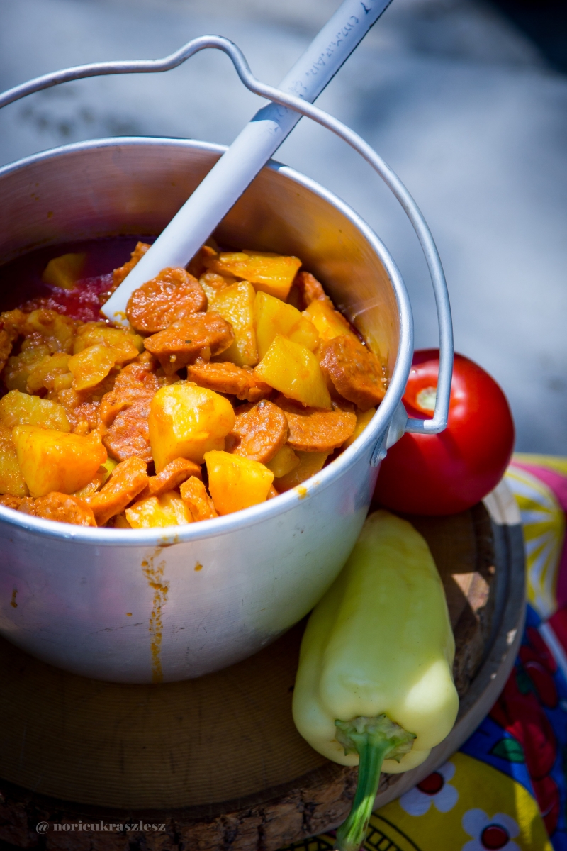 A kerti bogrács és a paprikás krumpli esete - STYLELIFE - Gasztronómia - gasztro, gregorits nori, 