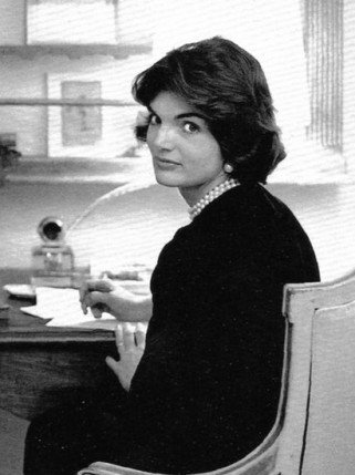 Meghalni Chanelben - KERESD A NŐT  -  - rúzs és tükör, szentesi éva, 