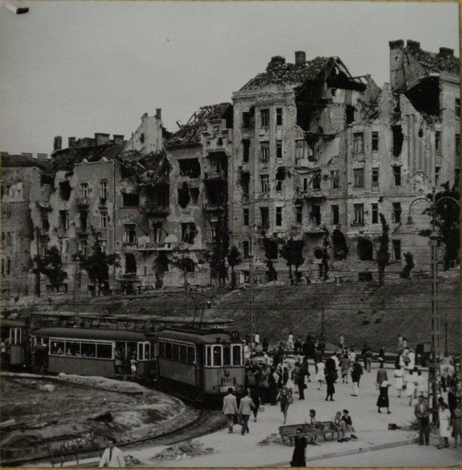Kalef - Moszkva - Kalef! A Széll Kálmán tér száz éve - Fesztelen mindennapok -  - Budapest, Moszkva tér, Széll Kálmán tér, 