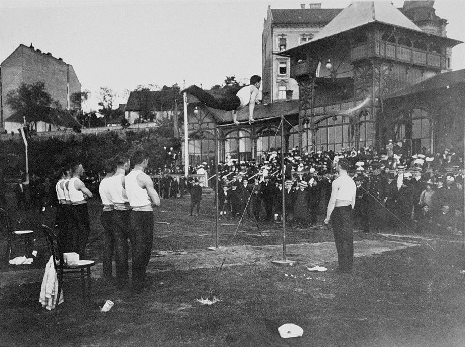 Kalef - Moszkva - Kalef! A Széll Kálmán tér száz éve - Fesztelen mindennapok -  - Budapest, Moszkva tér, Széll Kálmán tér, 