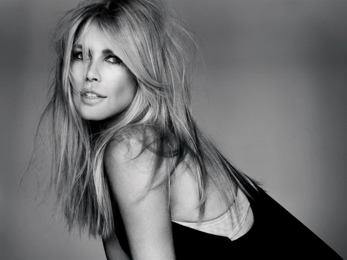 Isten éltessen Claudia Schiffer! - STYLENEWS -  - claudia schiffer, születésnap, 