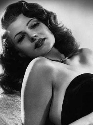 A dísznők mind hazudnak - KERESD A NŐT  -  - rúzs és tükör, szentesi éva, 