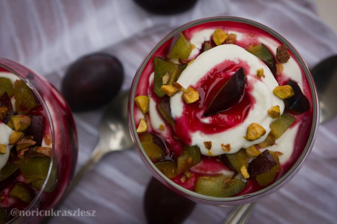 Szilvakrémes-pisztáciás pohárkrém - STYLELIFE - Gasztronómia - gasztronómia, pohárkrém, szilva, 