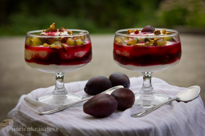 Szilvakrémes-pisztáciás pohárkrém - STYLELIFE - Gasztronómia - gasztronómia, pohárkrém, szilva, 