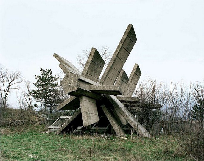 Szocialista realizmus - elhagyott emlékművek a volt Jugoszláviában - Fesztelen mindennapok -  - építészet, érdekességek, Jugoszlávia, 