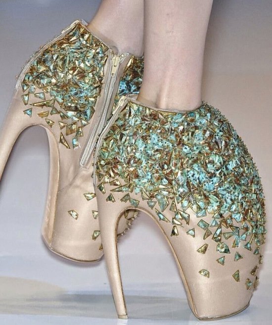 A cipőtörténelem 10 legbizarrabb pillanata - DIVAT&STÍLUS - Fesztelen mindennapok - cipő, divat, divat történelem, 