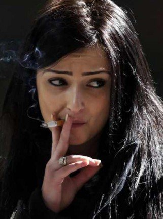 Orvosból jót, vagy semmilyet! - KERESD A NŐT  -  - rúzs és tükör, szentesi éva, 