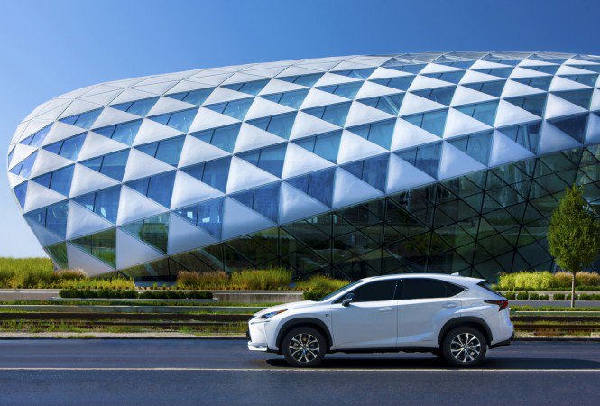 Új látványossággal gazdagodott Budapest utcaképe -  -  - Budapest utcaképe, Lexus, Lexus Buda, Lexus NX, 