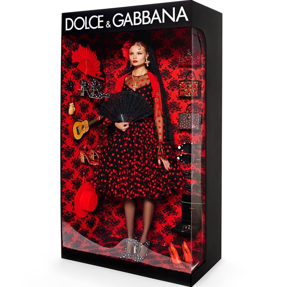 Ilyet kérünk karácsonyra! - DIVAT&STÍLUS - Hírek  - Elisabeth Erm, élő barbie, francia vogue, Giampaolo Sgura, Magdalena Frackowiak, 