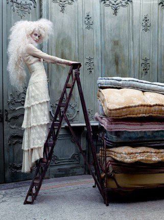 Biztos, nem most - KERESD A NŐT  -  - rúzs és tükör, szentesi éva, 