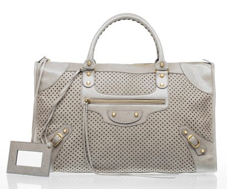 Táska? Balenciaga! - Hírek  -  - balenciaga, táska, 