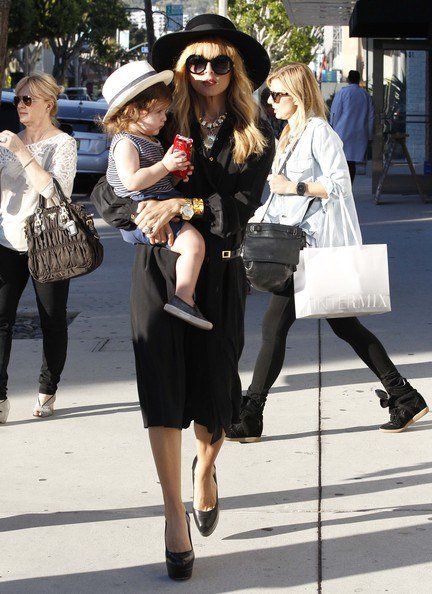 Apró stílusdiktátorok - gyerekek hihetetlen gardróbokkal - DIVAT&STÍLUS - Fesztelen mindennapok - divat, gyerekdivat, stílus, sztárbébik, 