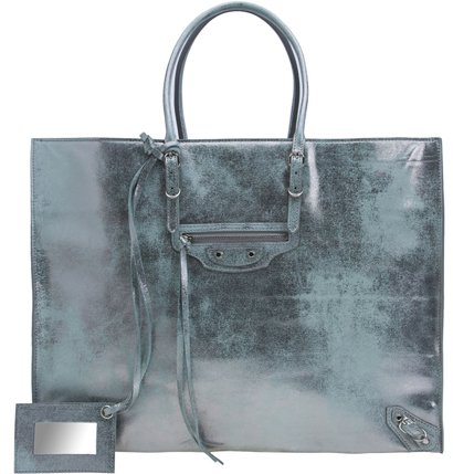 Táska? Balenciaga! - Hírek  -  - balenciaga, táska, 