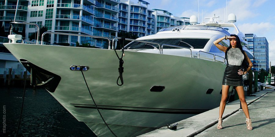 Voksán Virág üzeni Miamiból - Interjúk -  - dj, dj flower, interjú, maklári tót attila, miami, voksán virág, winter music conference, 