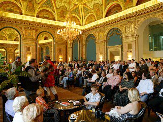 100 éves a Párisi Nagy Áruház - Stílusiskola -  - divat, divattörténet, kereskedelem, Párisi Nagy Áruház, 