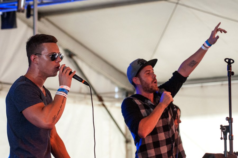 Fluor Tomiék csókos koncerttel készülnek az EFOTT-ra - STYLENEWS - Rendezvények - animal canibals, efott, fesztviál, fluor tomi, halott pénz, koncert, rendezvény, velence, wellhello, 