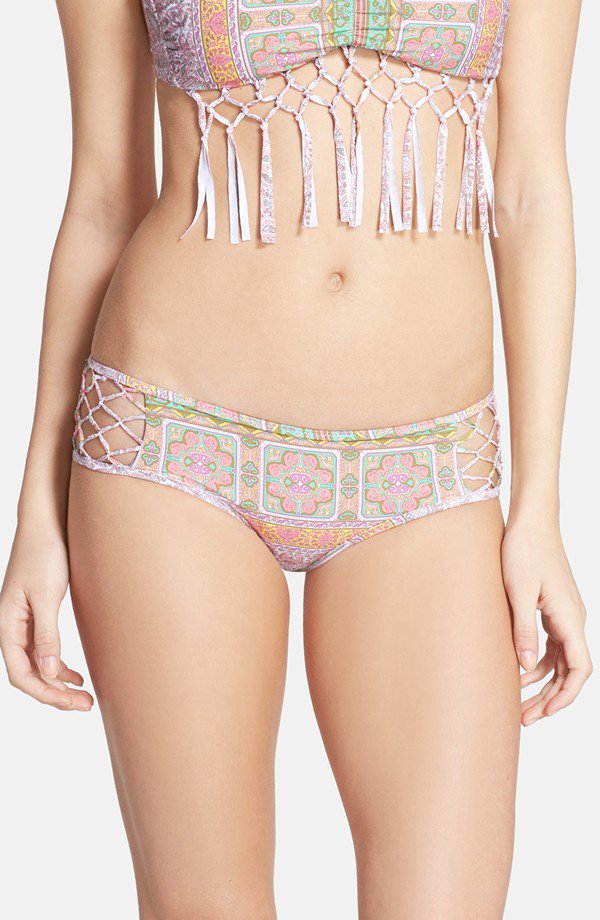 Bazár: 50 bikini minden alakra - DIVAT&STÍLUS - Stílusiskola - 