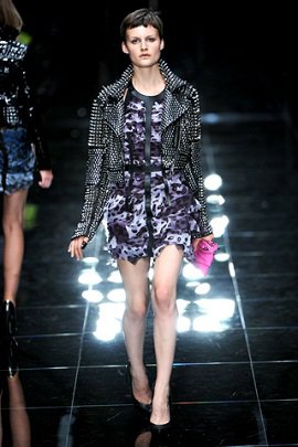 Billy Idol után szabadon, itt a punkrock-sikk! - Hírek  - Fesztelen mindennapok - balmain, burberry, punkrock, 