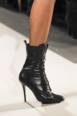 Billy Idol után szabadon, itt a punkrock-sikk! - Hírek  - Fesztelen mindennapok - balmain, burberry, punkrock, 